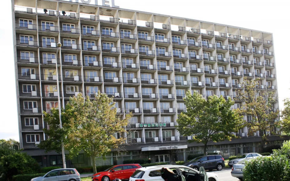 size3-16351966166776-124-size3-16324862681362-124-strojar-vymenou-za-knihovnu-prerov-resi-osud-zname-budovy