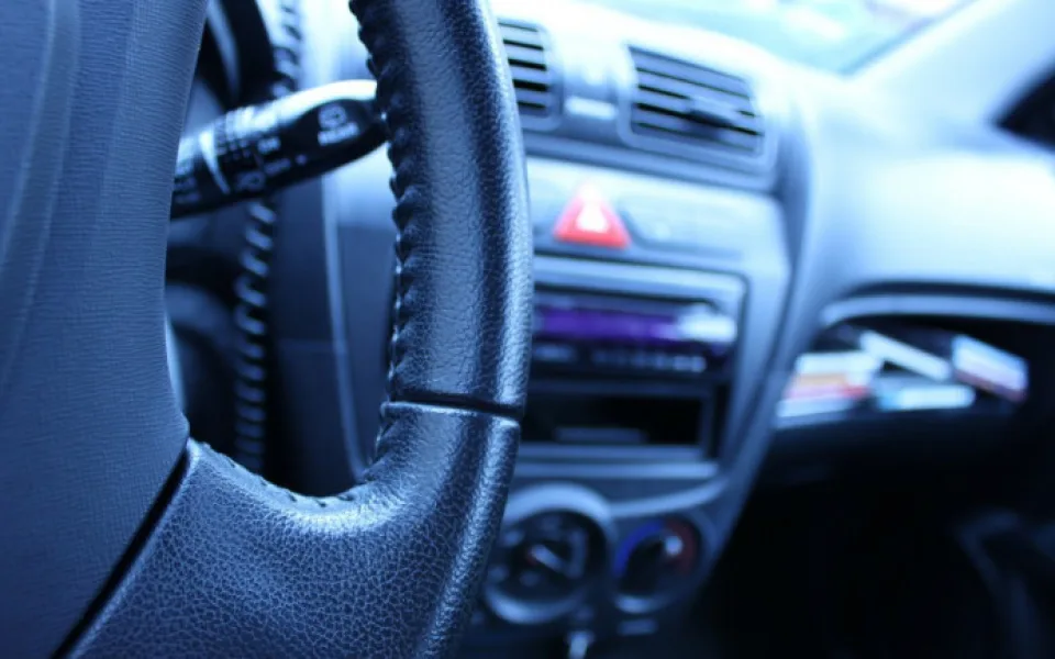 size3-17010904775501-152-zaci-v-autoskole-se-pri-uceni-zapoti-do-testovych-otazek-pribude-dalsich-padesat