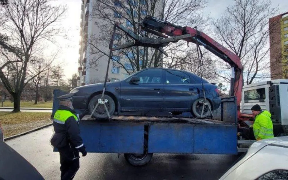 Prostějov nechal odtáhnout dalších osm aut s propadlou STK. Po vypršení lhůty půjdou do dražby