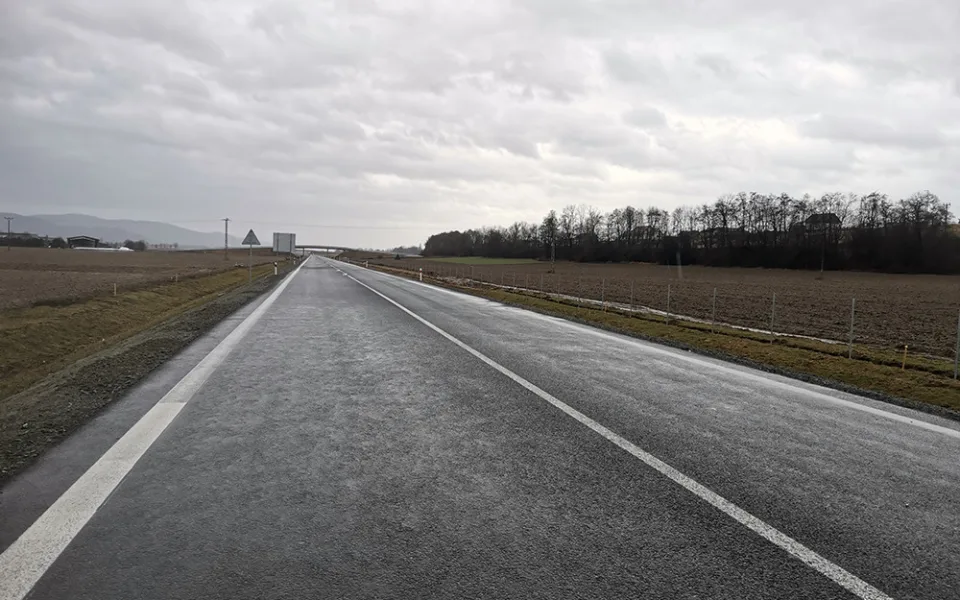 Nový úsek silnice I/11 z Chromče do Postřelmova
