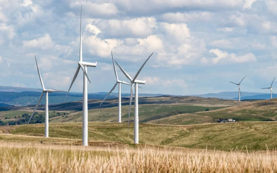 Kraj je proti stavbě dalších dvou větrných elektráren u Potštátu. Už jich zde stojí hodně