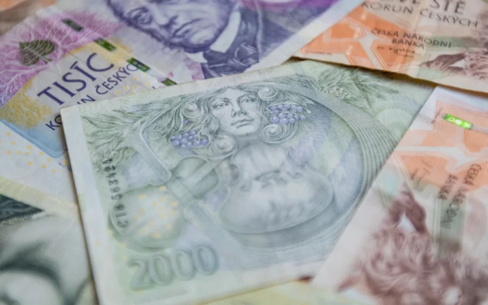 Seniorka chtěla peníze pro vnoučata. Uvěřila ale podvodníkům