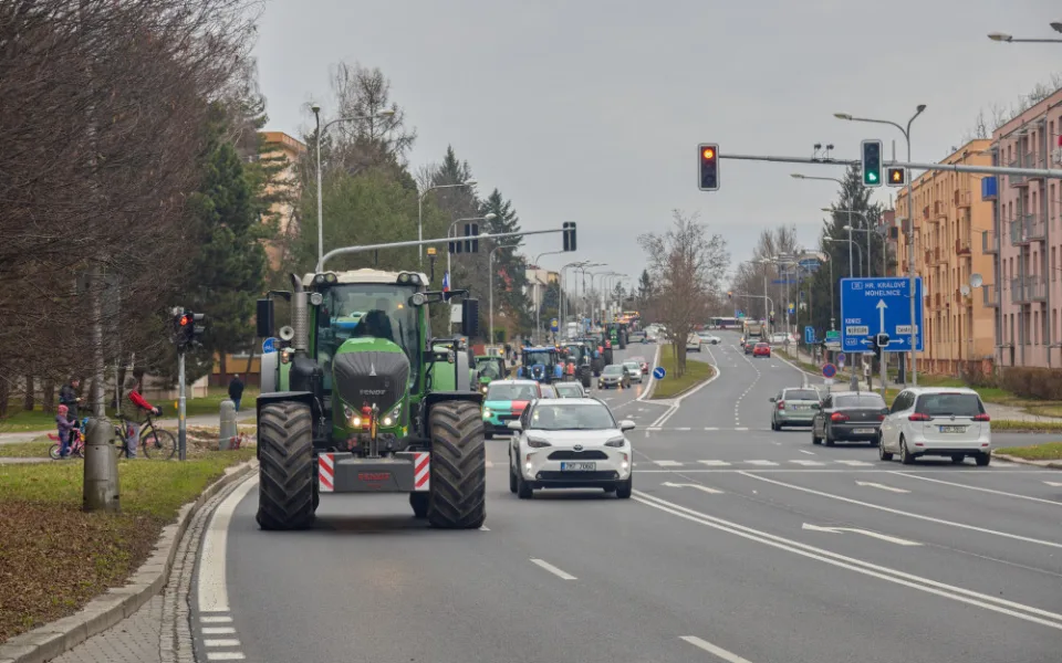 Traktory opět projedou Olomoucí. Zemědělci opakují protestní jízdy
