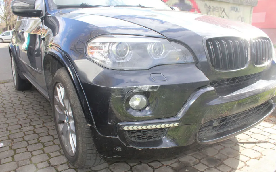 Řidič BMW ujel v Olomouci od dvou nehod za den. Policisté žádají o pomoc svědky