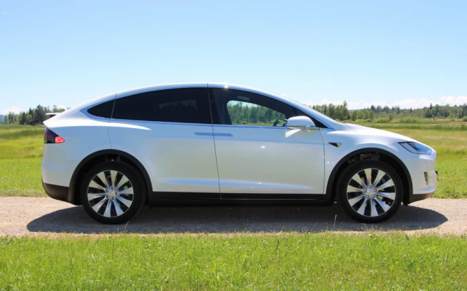 size3-17120801217983-303-tesla-4311967-1280