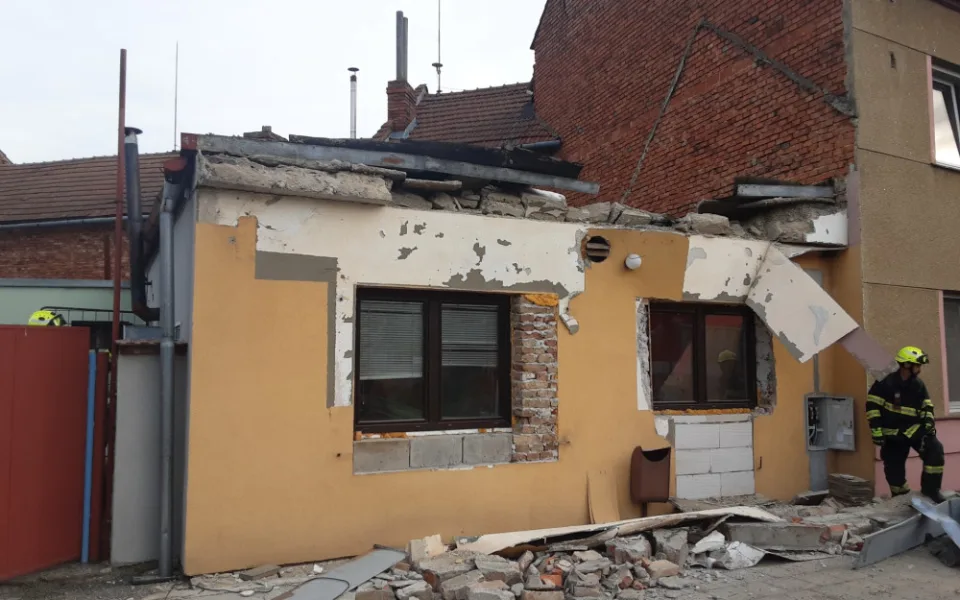 V Obědkovicích se kvůli opravám zřítil dům, naštěstí v něm nikdo nebyl. Nyní půjde úplně k zemi