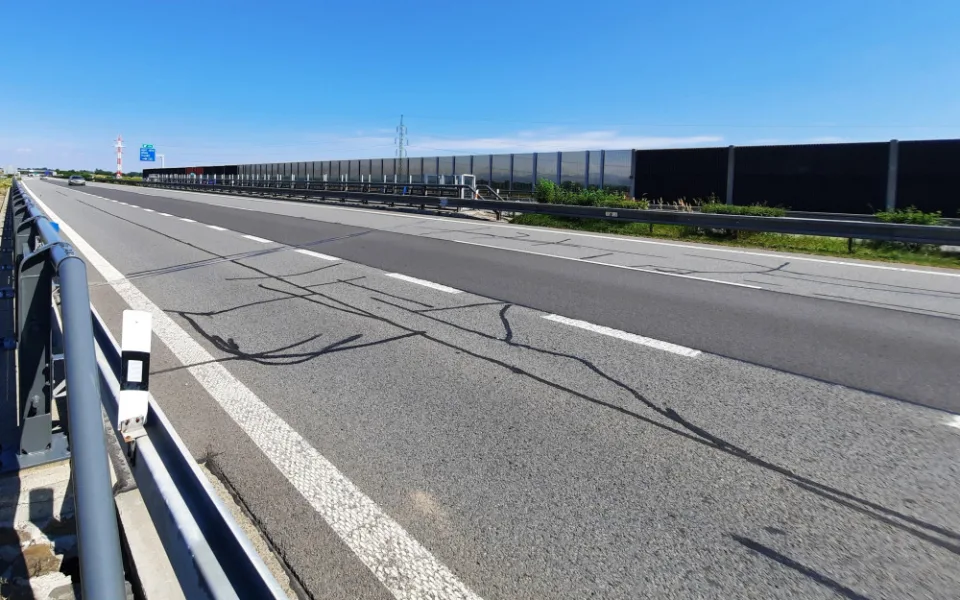 Silničáři se po zimě vrátí k opravě dvou mostů na D1 poblíž Bělotína. Způsobí to omezení v dopravě