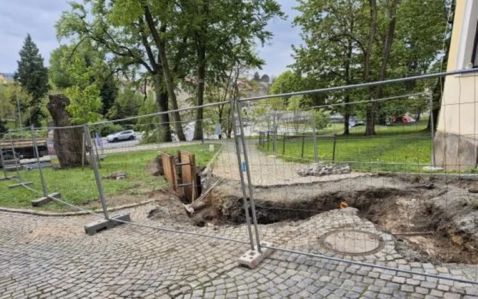 V historickém centru Šumperka začaly opravy plynovodu. Potrvají až do října