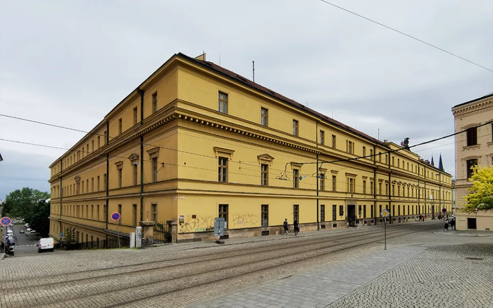Stát vyhlásil šestou aukci Hanáckých kasáren. Cenu snížil skoro o 50 milionů