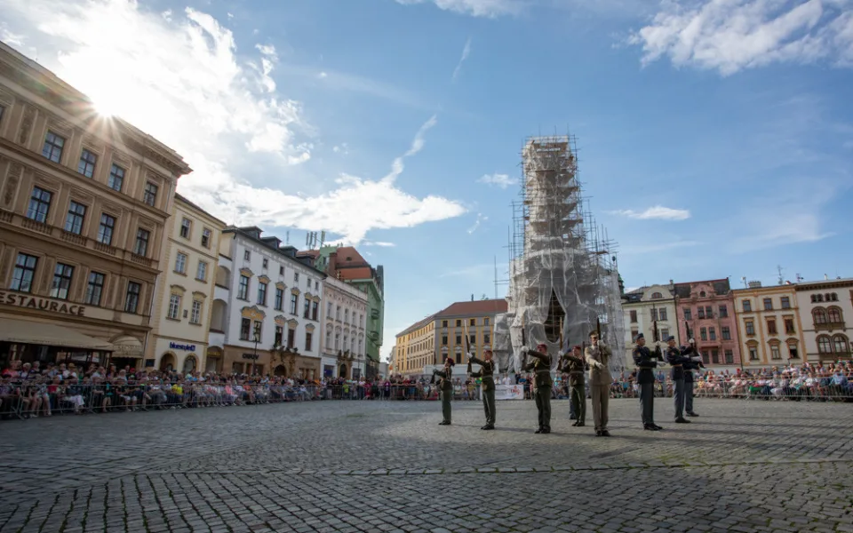Čestná stráž Armády ČR při svém vystoupení na DrillFestu v Olomouci