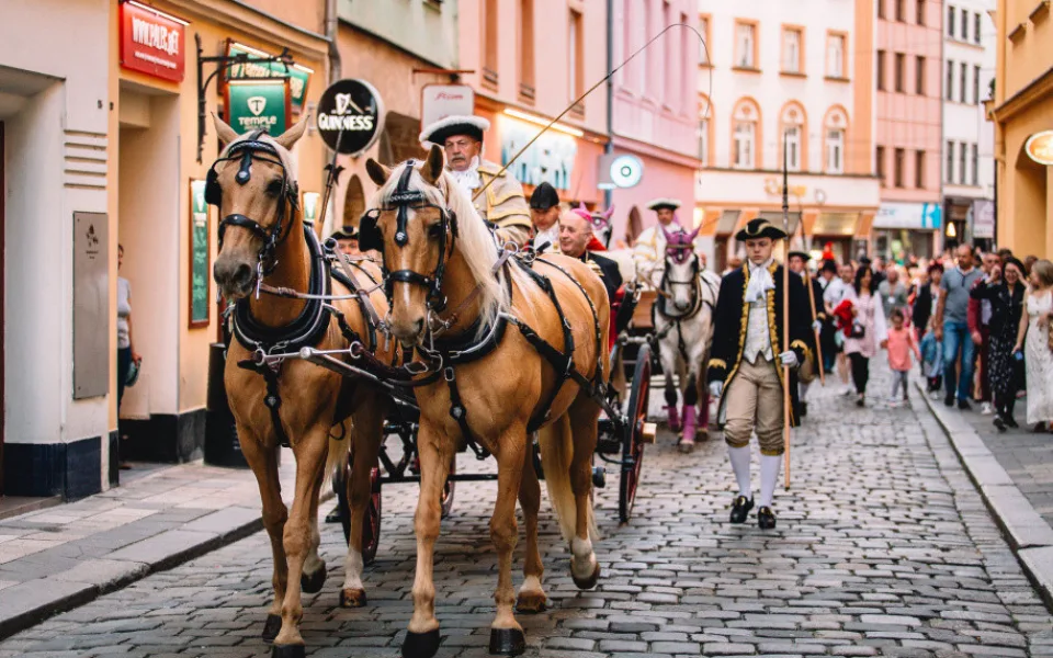 Až do neděle Olomouc opanují Svátky města. Na programu je průvod, historický jarmark i koncerty