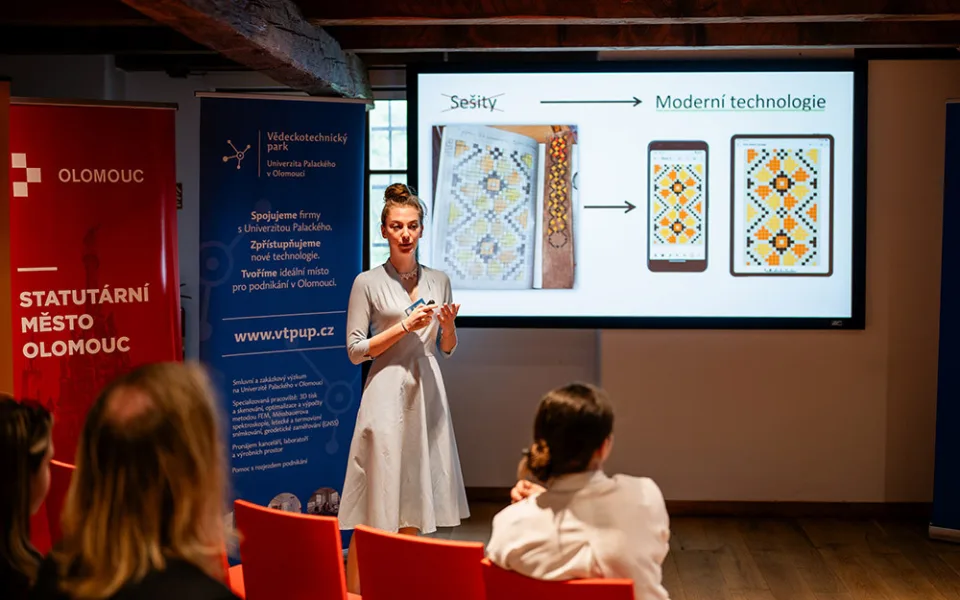 Soutěž Podnikavá hlava v Olomouci vyhrál projekt StitchItOn