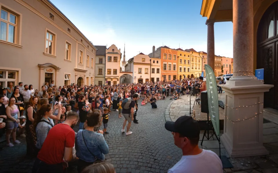 TIP NA VÍKEND: Největší pouliční festival v Česku s více než stovkou umělců je tady. Olomouc v sobotu ožije