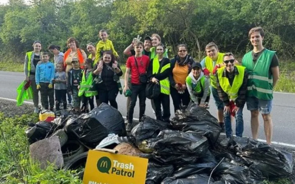 size3-1719568040389-2-trash-patrols-brazdi-ulice-mest-pri-mcdonalds-restauracich-po-cely-rok