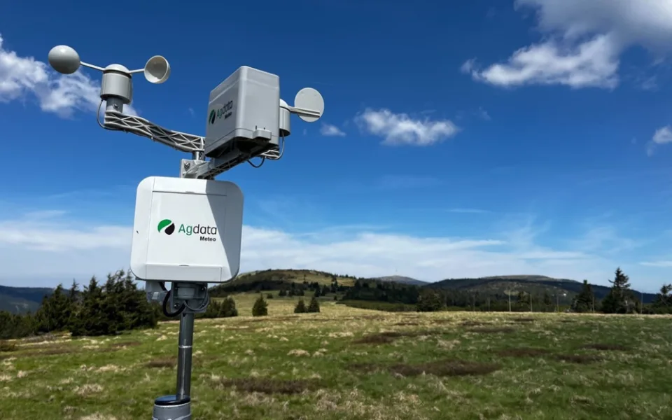 S plánováním výletů v Jeseníkách pomohou turistům chytré meteostanice. Počasí sledují online