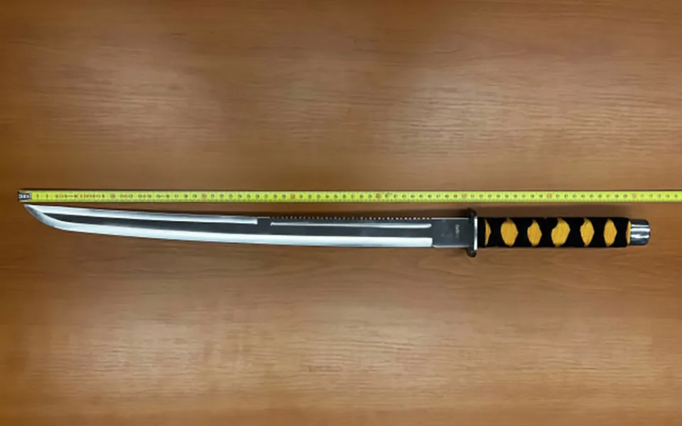 1 - Katana versus mačeta. V centru Prostějova se do sebe málem pustili dva ozbrojení muži