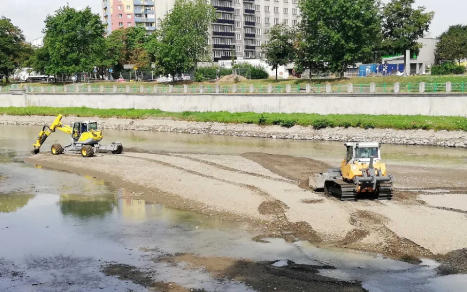 2023-07-25-Přerov rozhrnovani sterku