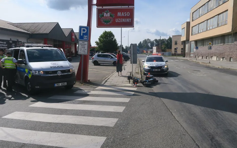 Vybodovaný řidič na Šumpersku havaroval na silné elektrokoloběžce. Porušení zákazu řeší policie