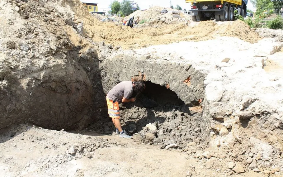 Archeologové odkryli část barokní císařské silnice z Olomouce do Brna. Jde o předchůdce dnešní D1