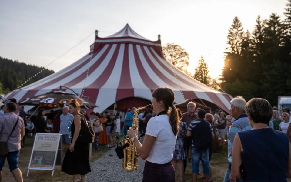 Herecké hvězdy pod šapitó. Užijte si konec prázdnin s Týdnem kultury na Valašsku