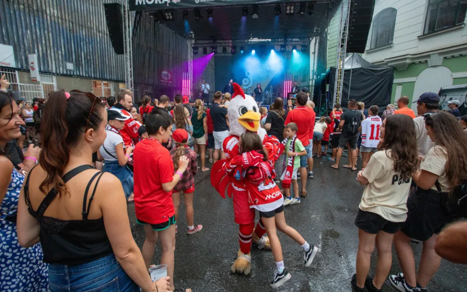Hokejové bitvy, koncerty i divadlo. Olomoucký klub uspořádal pro fanoušky jedinečný festival