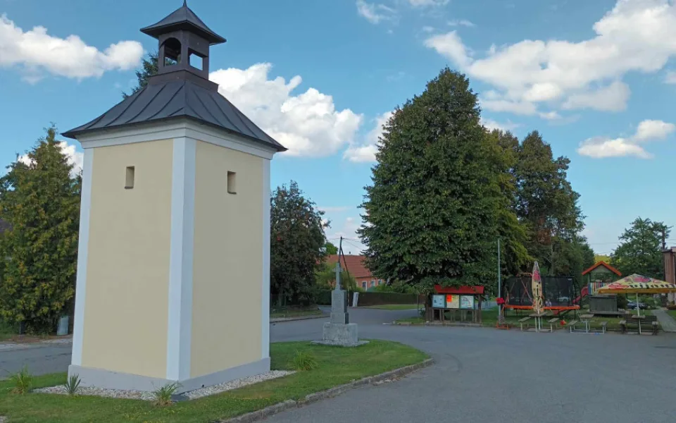 Sto pět let stará lípa z Bousína je v superfinále ankety Strom roku. Hlasovat lze pouze do neděle