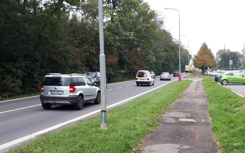 Silnice I/46 na Olomoucké ulici ve Šternberku projde opravou - ilustrační foto