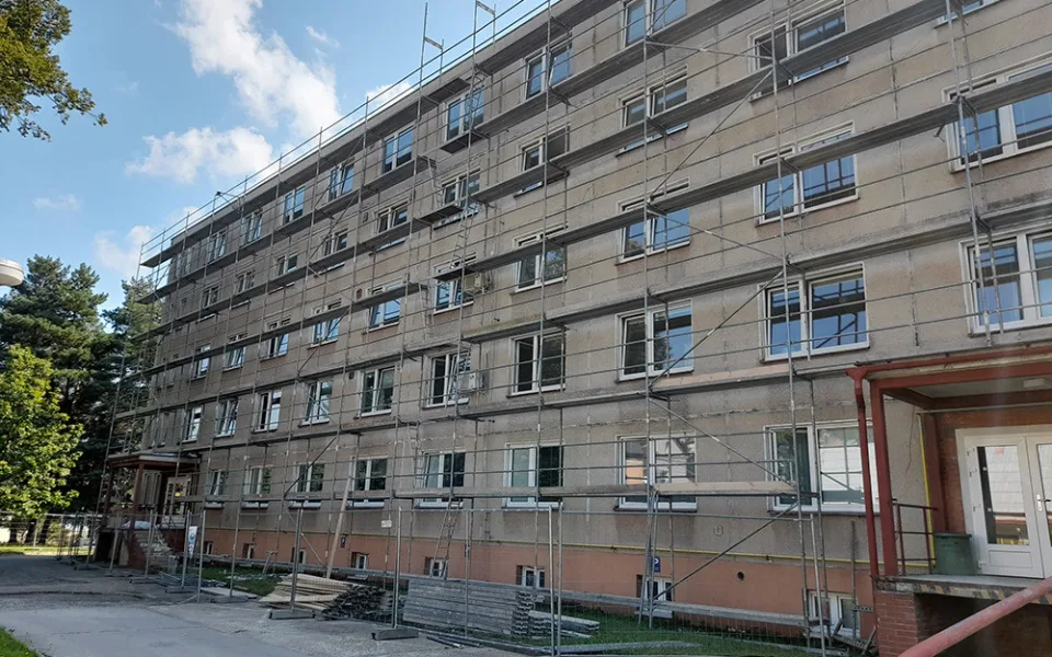 Lůžkový pavilon Nemocnice AGEL Jeseník prochází další etapou rekonstrukce