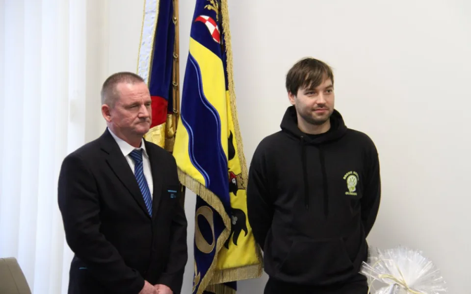 Prezident Petr Pavel ocenil hrdiny z hořícího vlaku v Olomouci. Obdrželi medaili Za hrdinství