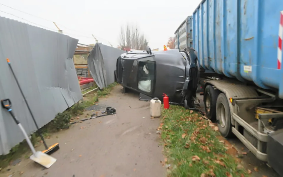 Smyk v BMW a pozitivní test na kokain. Mladík v Prostějově havaroval, škoda činí dva miliony