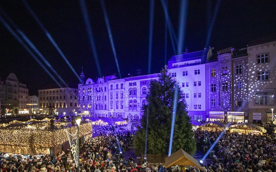 Vánoční strom Floriánek na Horním náměstí v Olomouci