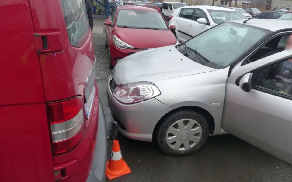 Řidič s téměř třemi promile boural ve Zlatých Horách. Další den sedl za volant opět notně opilý
