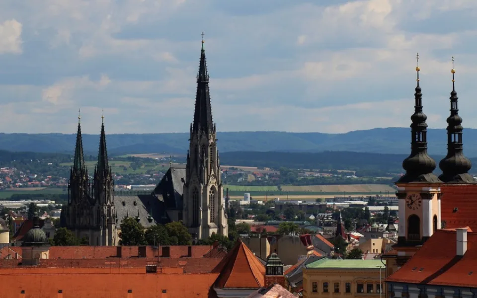 DRBNA HISTORIČKA: Hanácká metropole je ve skutečnosti hora. Nejstarší dějiny Olomouce ukrývají paradox tří kopců uprostřed roviny