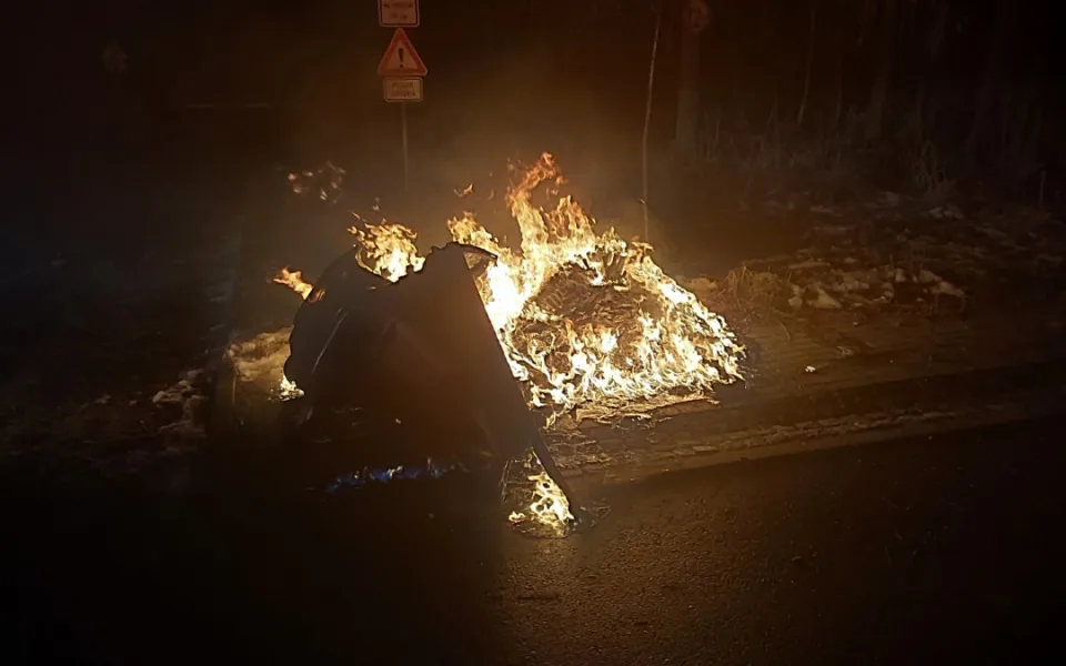 Hasiči na Silvestra v kraji likvidovali zatím jen několik malých požárů kontejnerů a zábavní pyrotechniky