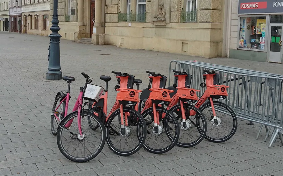 V Prostějově si mohou zájemci nově vypůjčit také 15 elektrokol