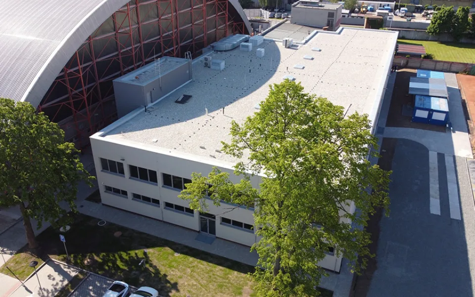 Budova šaten pro mládež u prostějovského zimního stadionu, jejíž součástí bude i rekondiční centrum