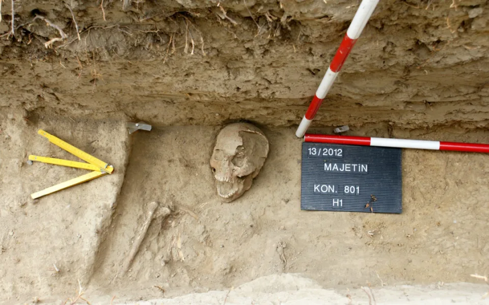 Voják z Majetína používal zuby k otevírání nábojů. Olomoučtí archeologové přišli s unikátním zjištěním
