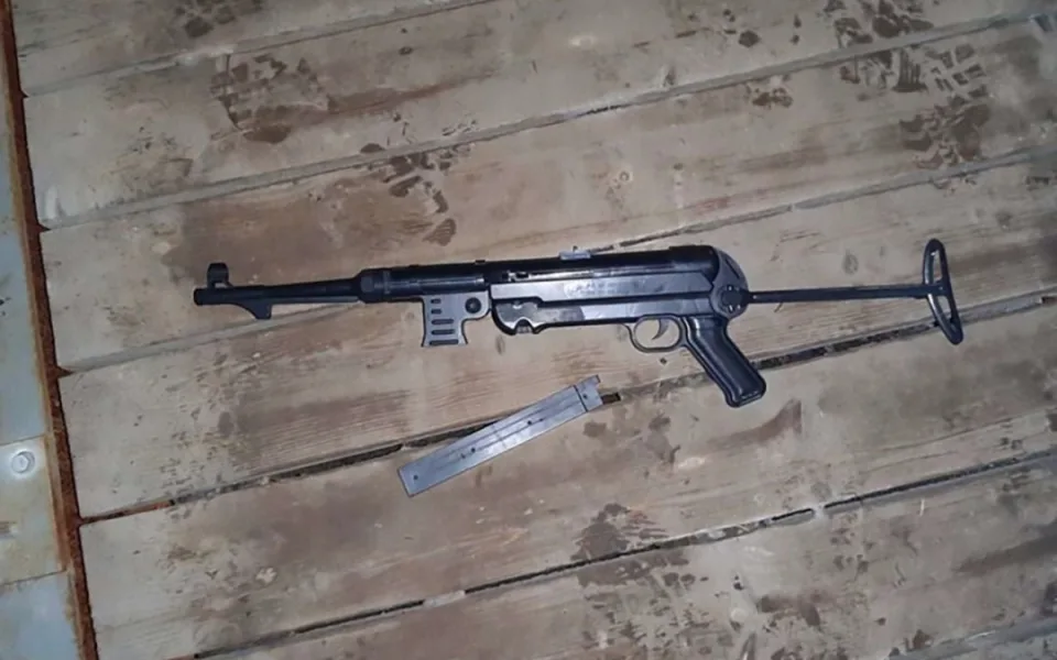 U mladistvého chlapce zajistili policisté airsoftovou atrapu německého samopalu ze 2. světové války