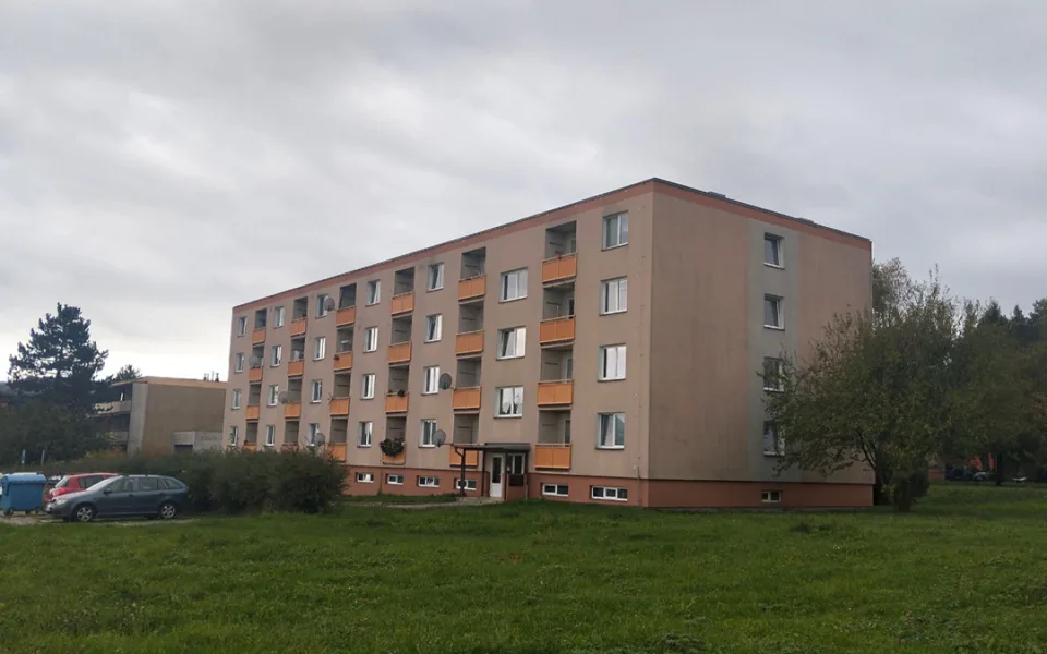 Dům na Nerudově ulici v Hranicích by měl být po stavebních úpravách o dvě podlaží vyšší