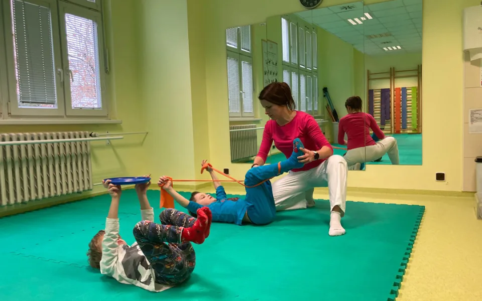 Podpora správného pohybu dětí: prostějovská nemocnice přichází s kurzem kompenzačního cvičení