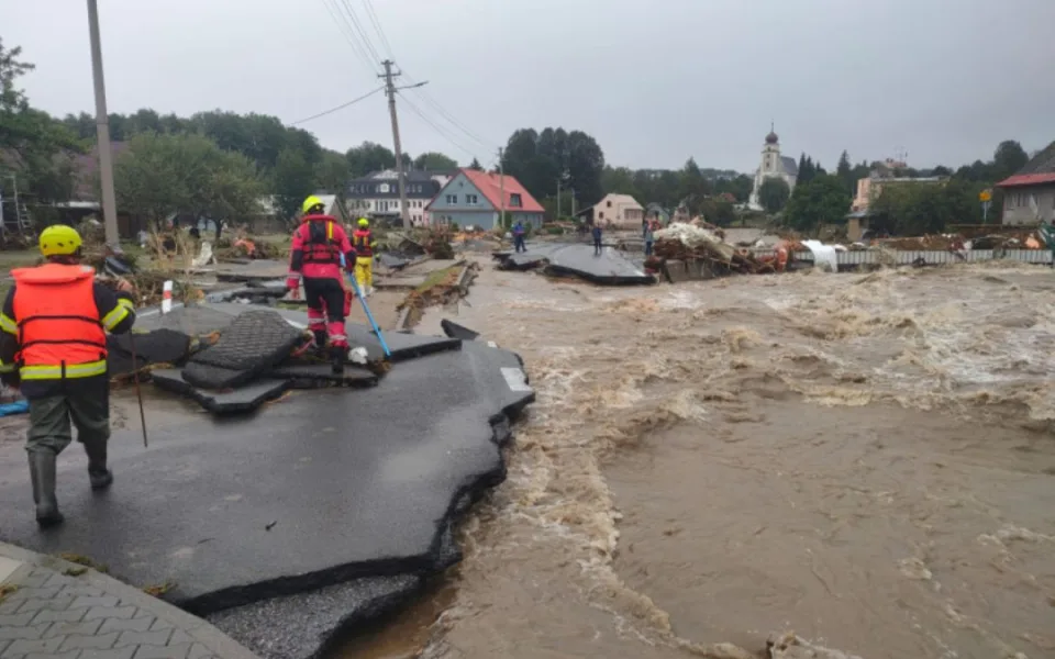 Stovky milionů korun navíc na obnovu Jesenicka zničeného povodněmi. Vláda změnila dotační pravidla