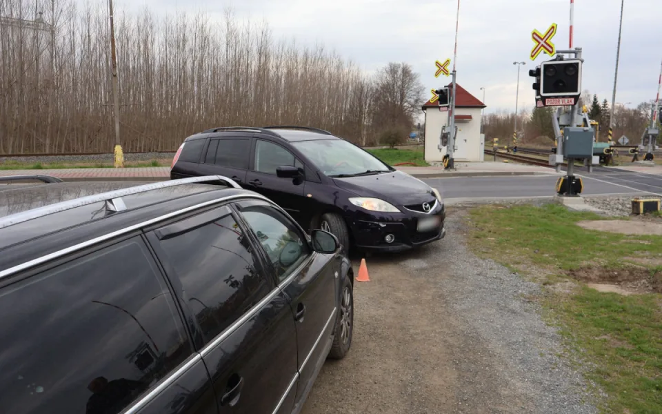 Muž řídil s kotníkem v sádře. V Litovli narazil do protijedoucího vozidla