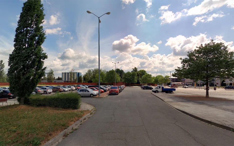 Parkoviště u hřbitova v olomoucké části Neředín