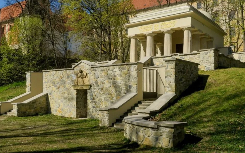 Mauzoleum_jugoslavskych_vojinu_Olomouc_2020