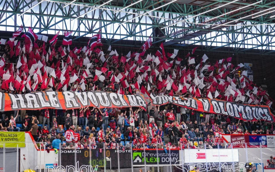Choreo fanoušků Olomouce při prvním utkání baráže s Jihlavou