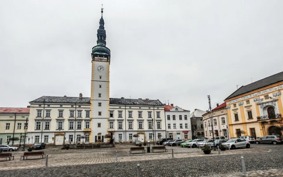 Napravo od litovelské radnice se ve vedlejší ulici nachází dům, který město mohlo odkoupit formou splátek