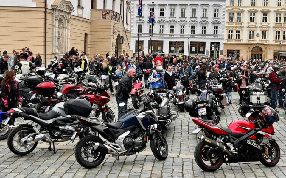 Olomouc odmítla povolit tradiční motorkářské zahájení sezony na náměstí. Po 15 letech