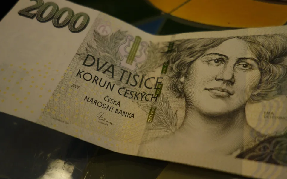 Falešný policista a bankéř. Žena ze Šumperska naletěla podvodníkovi