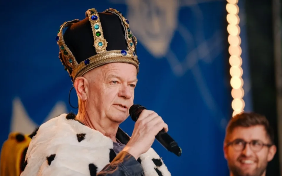 Králem letošního majálesu se stal muzikant Petr Fiala. Program pokračuje i zítra