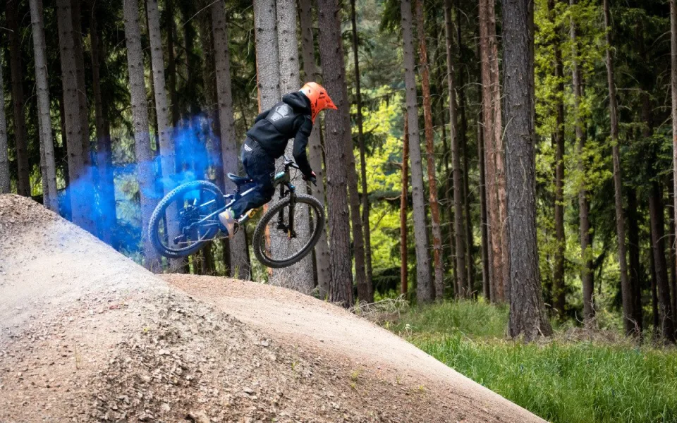 Zážitky pro začátečníky i zkušené jezdce. U Zábřehu ožily nové terénní stezky pro cyklisty